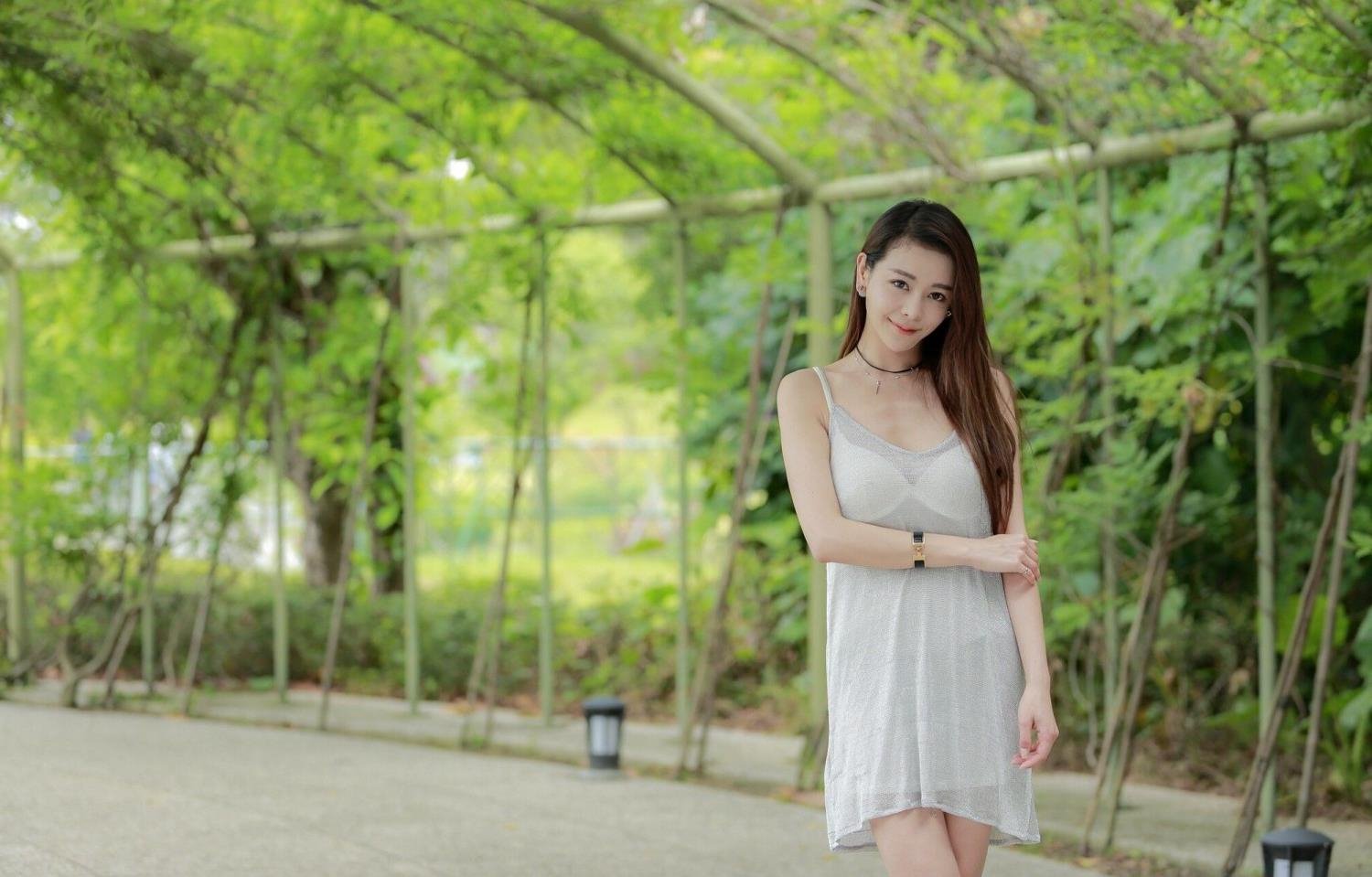 ��Ů�˸�ţ��ZOZO